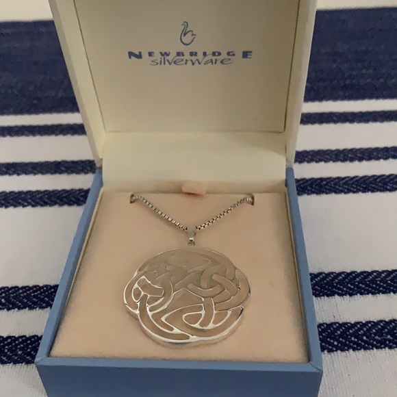 Irish Newbridge silver necklace Celtic Pendant - Made in Ireland - Picture 5 of 9
